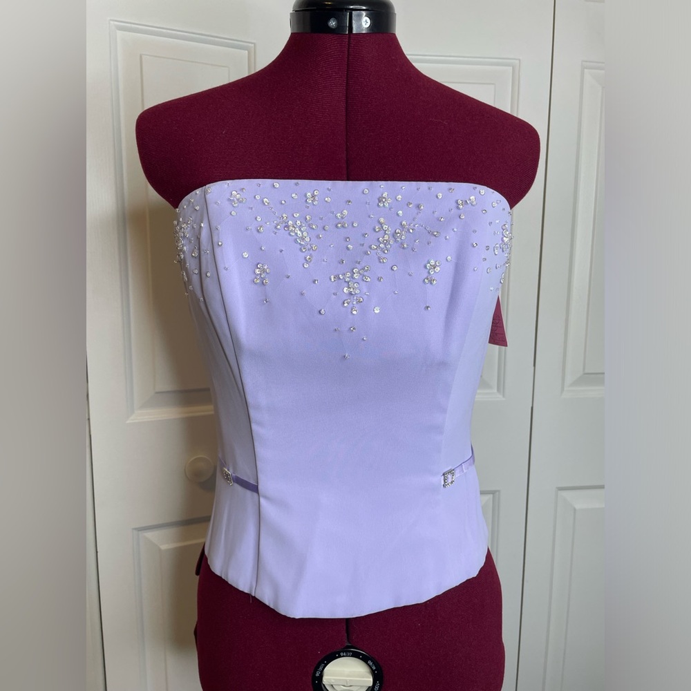 Cocktail sleeveless woman top